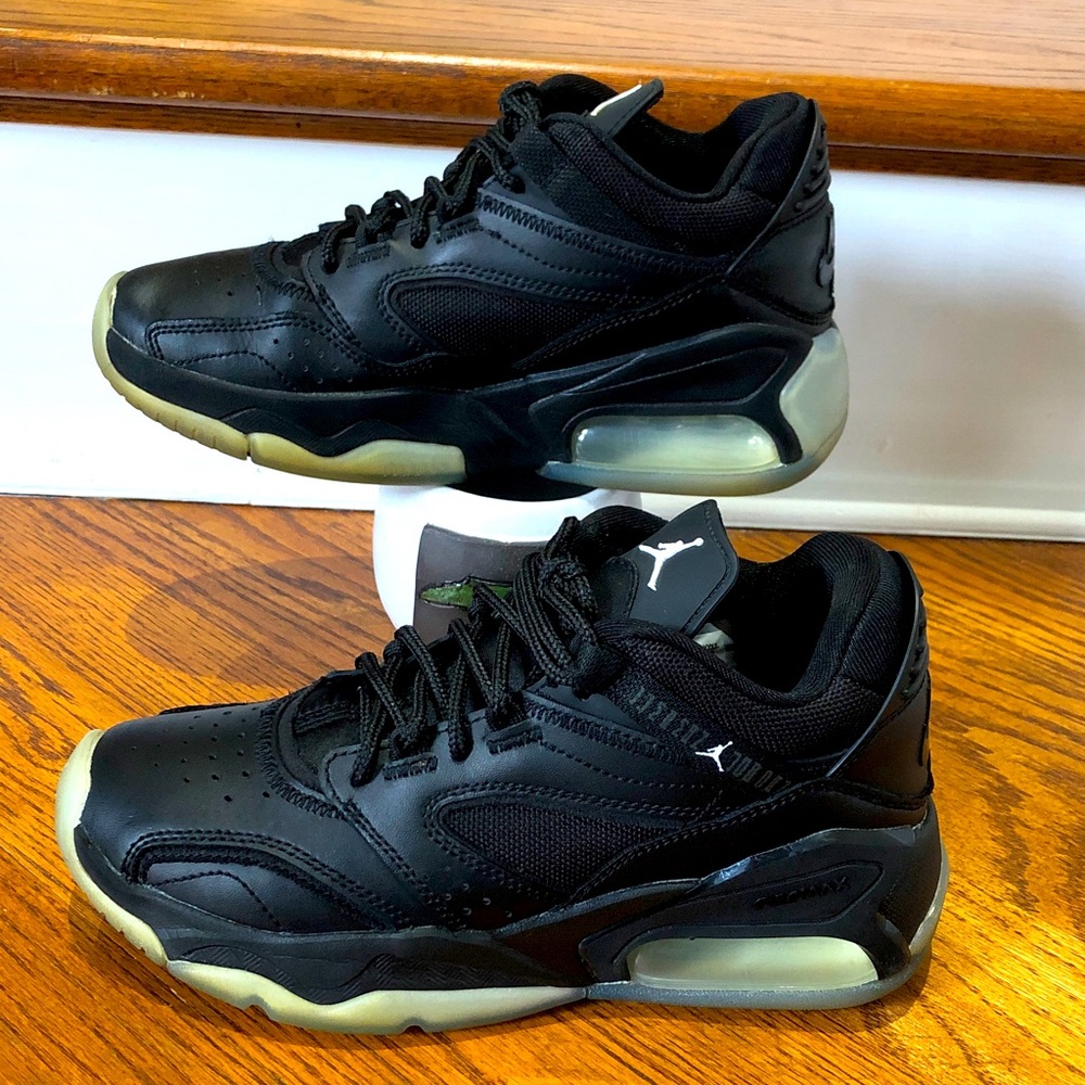 Nike Jordan Sz 4.5Y Shoes Air Jordan Point Lane Black Ice in Preloved Condition!